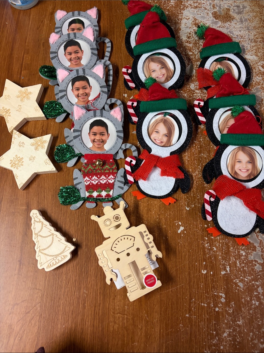 Holiday Photo Frame Ornaments - Cat & Penguin Designs and other holiday crafts